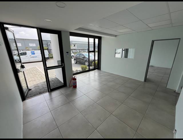 518M² WAREHOUSE TO LET IN STIKLAND INDUSTRIAL